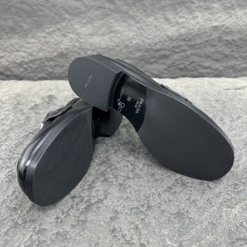 (Kicks Liu)  P*rada  Loafer  Top Quality