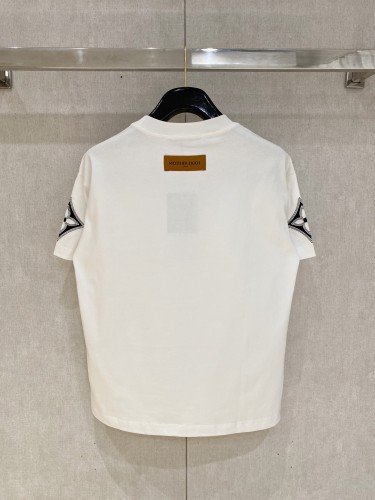 (Kicks Liu) T-shirt  Top Quality