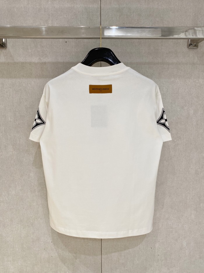 (Kicks Liu) T-shirt  Top Quality