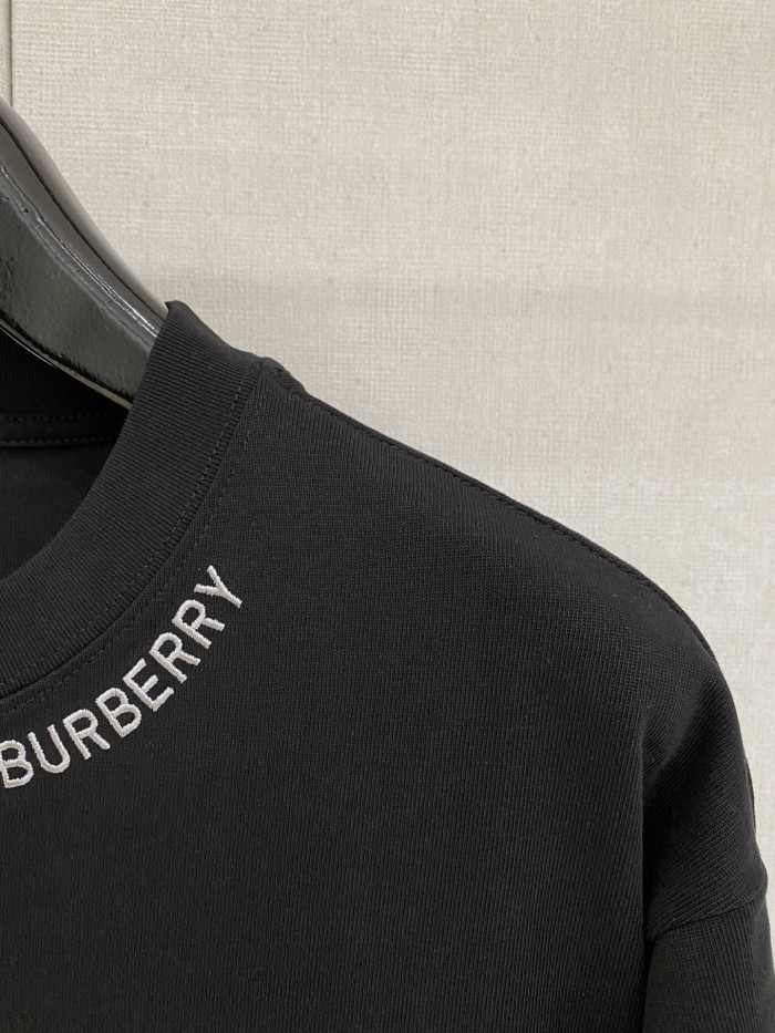 (Kicks Liu) T-shirt  Top Quality
