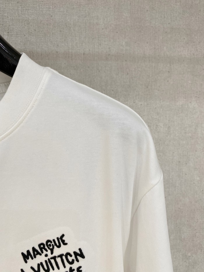 (Kicks Liu) T-shirt  Top Quality