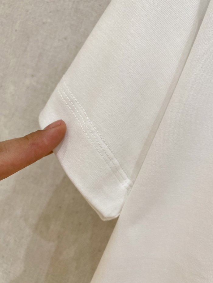 (Kicks Liu) T-shirt  Top Quality