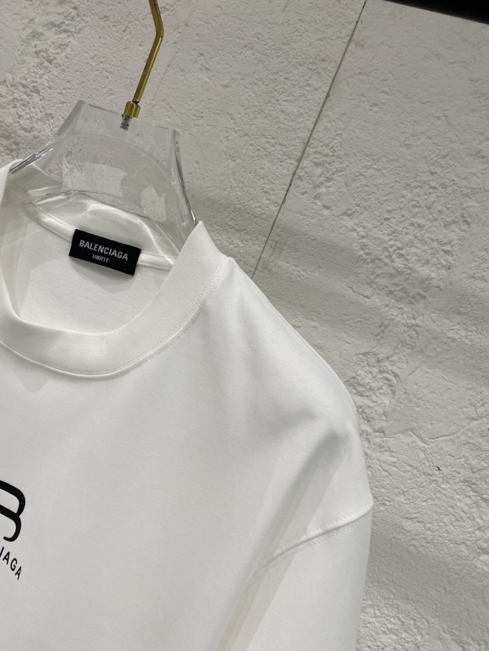 (Kicks Liu) T-shirt  Top Quality