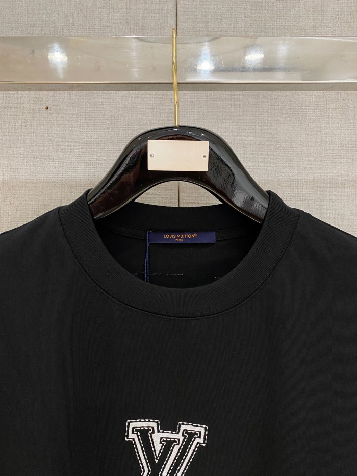(Kicks Liu) T-shirt  Top Quality