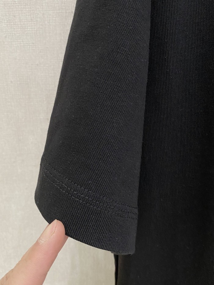 (Kicks Liu) T-shirt  Top Quality