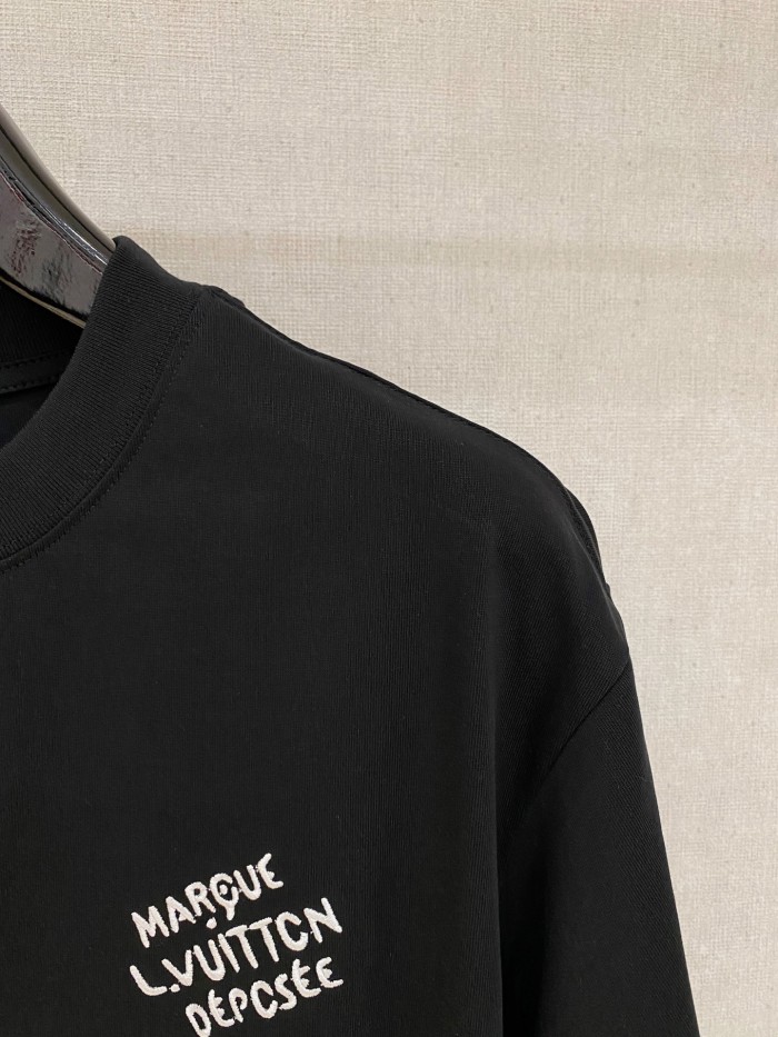 (Kicks Liu) T-shirt  Top Quality