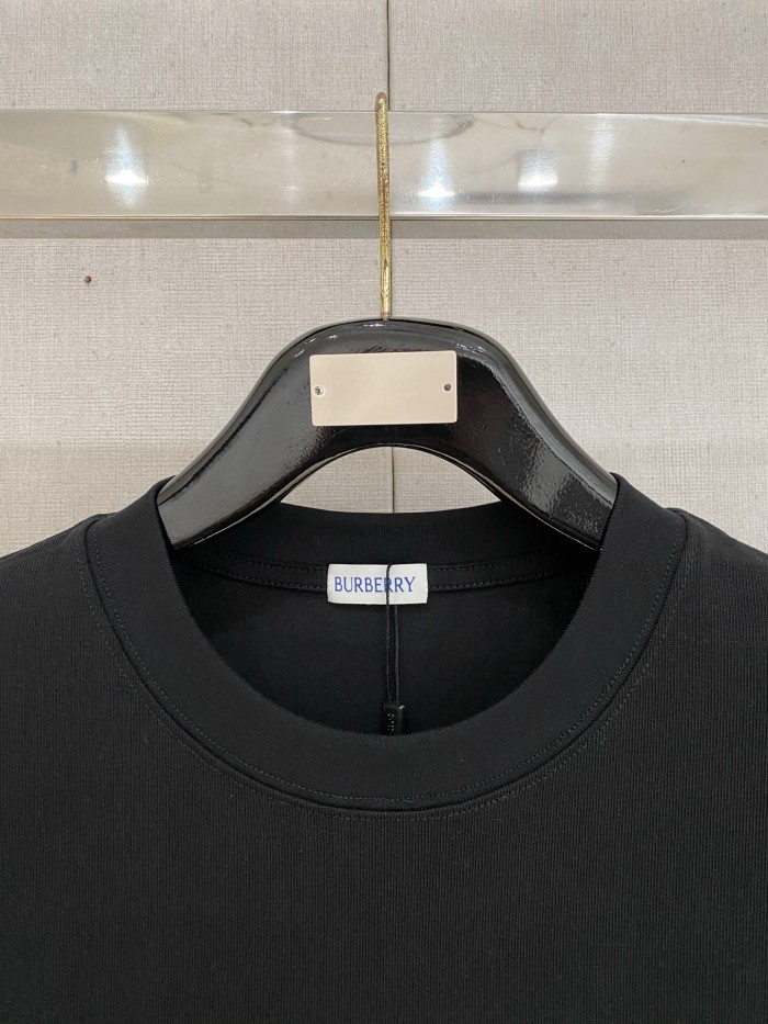 (Kicks Liu) T-shirt  Top Quality