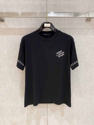 (Kicks Liu) T-shirt  Top Quality