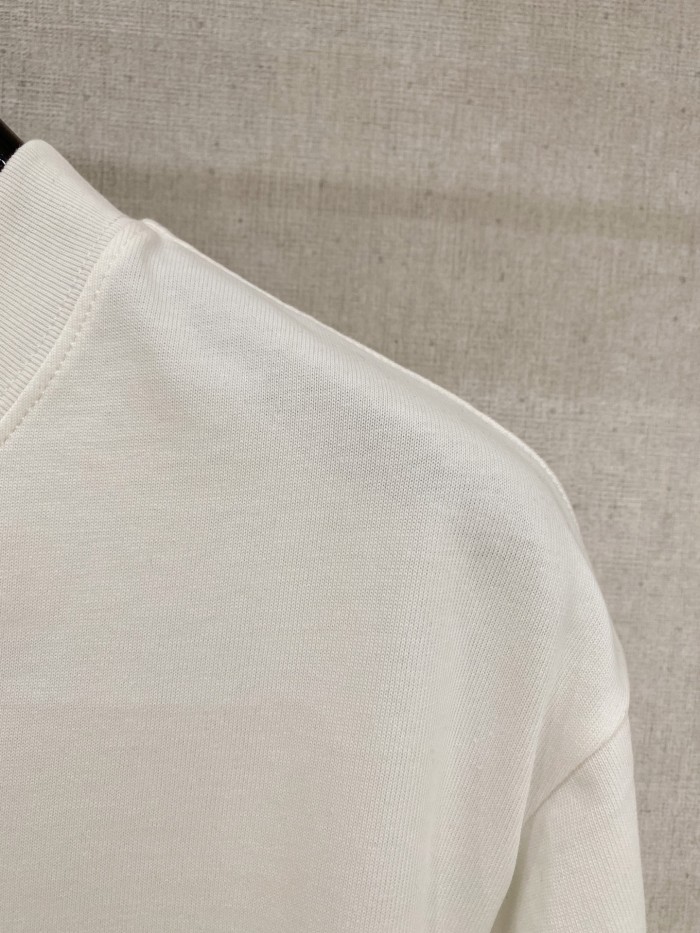 (Kicks Liu) T-shirt  Top Quality