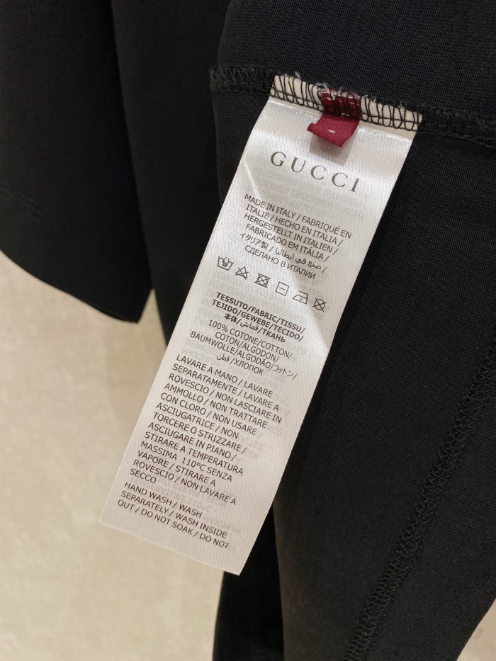 (Kicks Liu) T-shirt  Top Quality