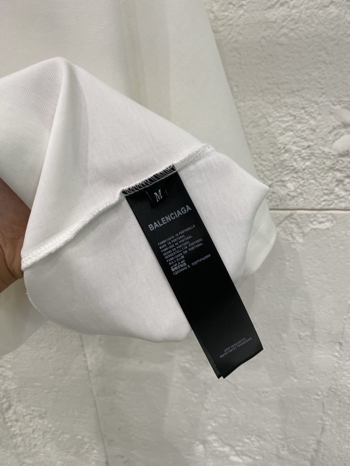 (Kicks Liu) T-shirt  Top Quality