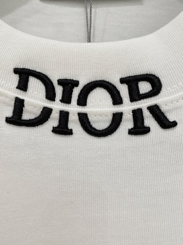 (Kicks Liu) T-shirt  Top Quality