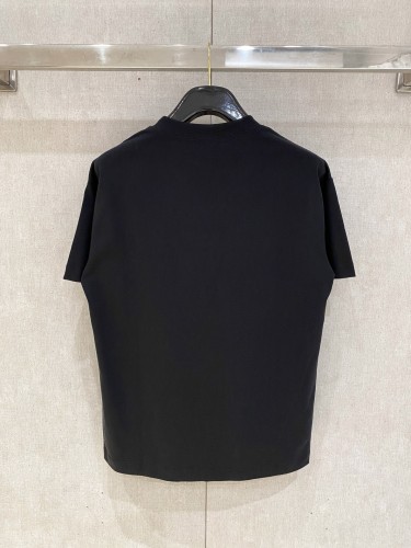 (Kicks Liu) T-shirt  Top Quality