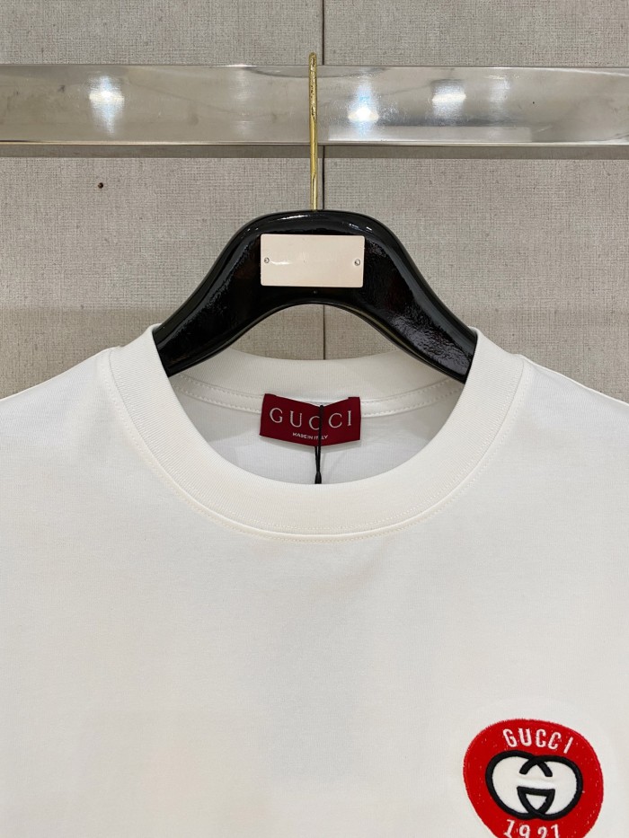 (Kicks Liu) T-shirt  Top Quality