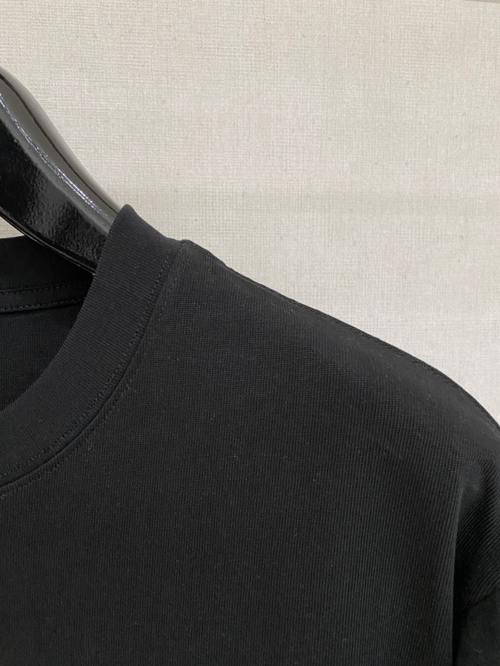 (Kicks Liu) T-shirt  Top Quality