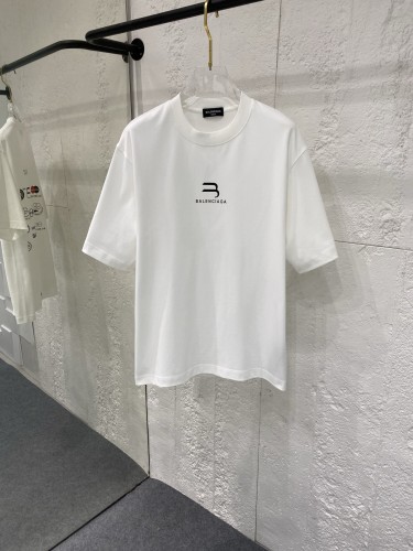 (Kicks Liu) T-shirt  Top Quality