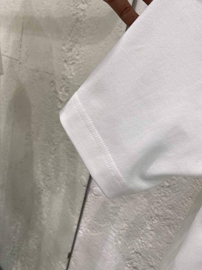 (Kicks Liu) T-shirt  Top Quality