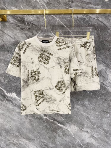(Kicks Liu) T-shirt Set Top Quality