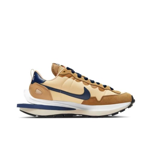 Sacai x Nike VaporWaffle 絨面革 sesame and blue void
