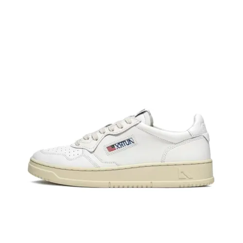 Autry Medalist Low-Top Sneakers