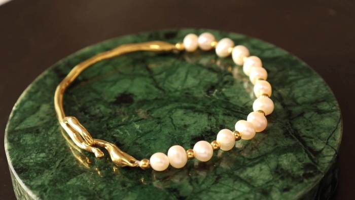 Wholesale Stainless Steel and Pearl Bangle