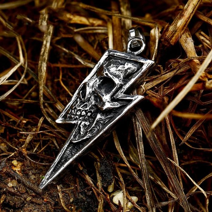 Wholesale Stainless Steel Lightning Skull Pendant