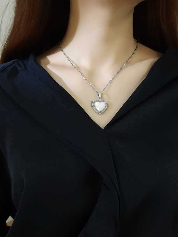 Wholesale Stainless Steel Photo Engraved CZ Heart Frame Pendant