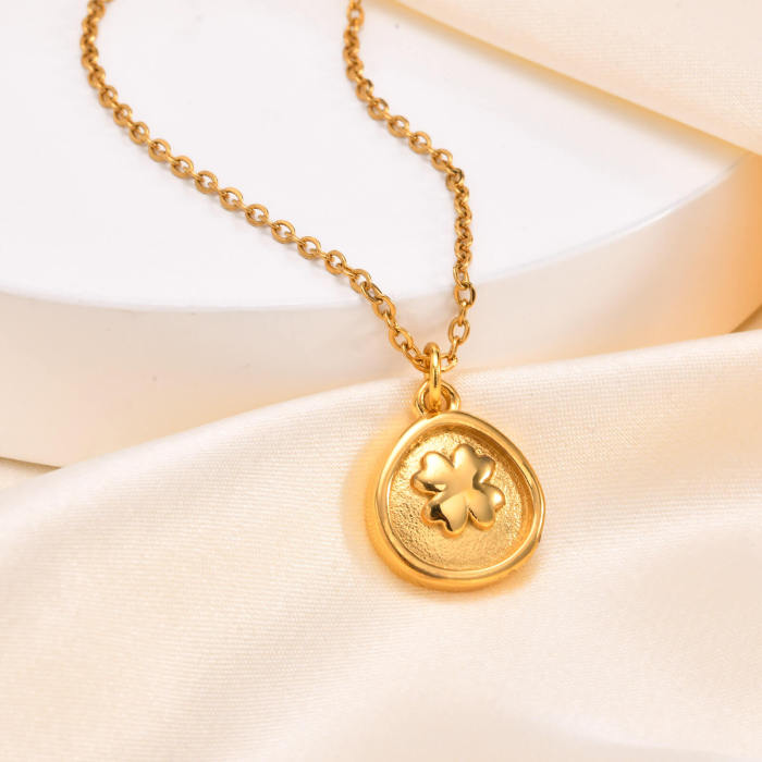 Wholesale Stainless Steel Four Leaf Clover Round Pendant