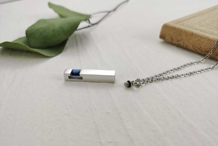 Wholesale Stainless Personalized Vertical Bar Necklace with CZ