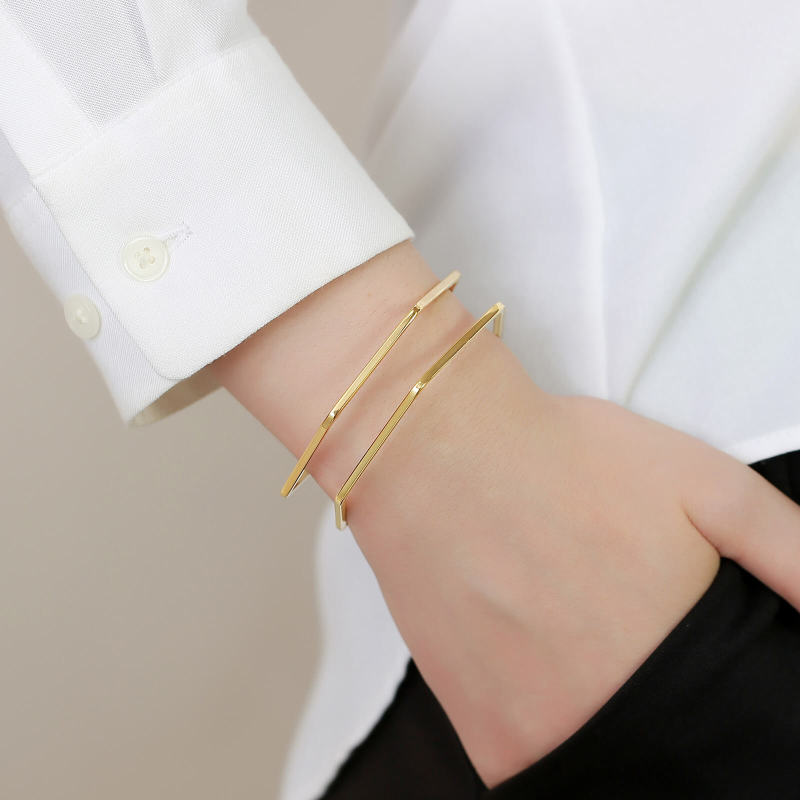 Wholesale Stainless Steel Hollow Geometric Bangle Bracelet