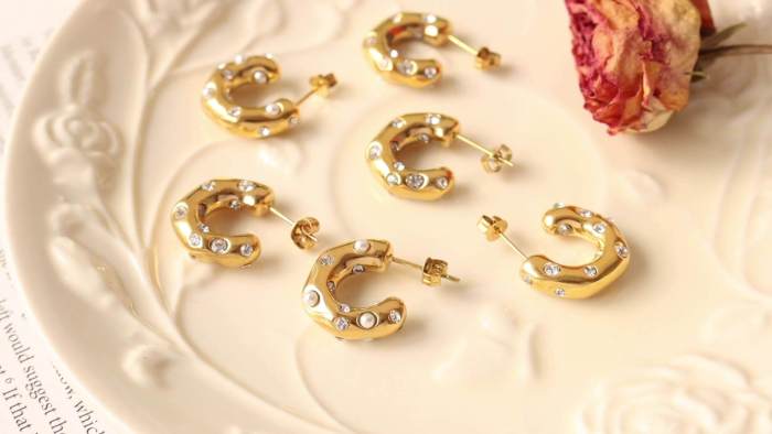 Wholesale Stainless Steel C-shaped Inlay CZ Imitation Pearl Earrings
