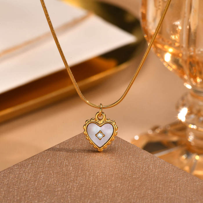 Wholesale Stainless Steel Elegant Lace Shell Heart Pendant