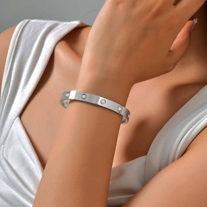 Wholesale Stainless Steel Rhinestone Bangle