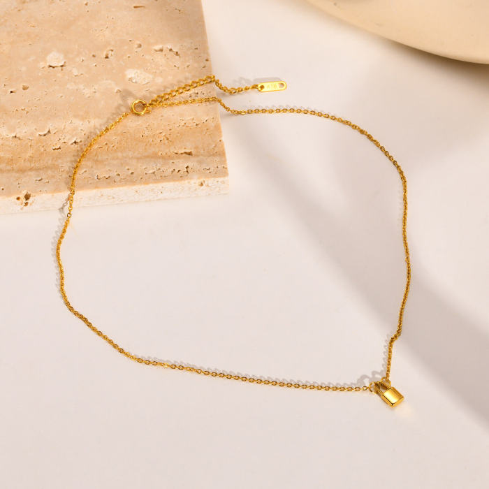 Wholesale Stainless Steel Padlock Pendant Necklace