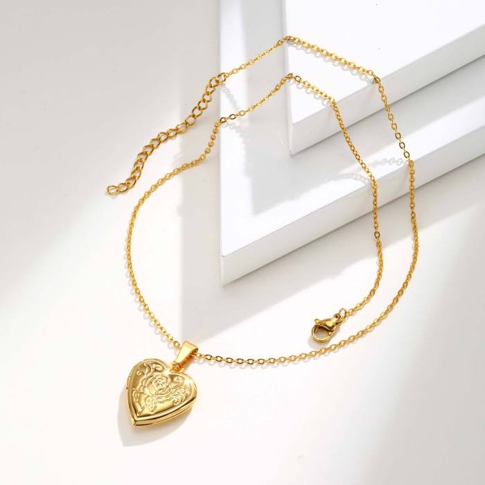 Wholesale Stainless Steel Photo Locket Necklace