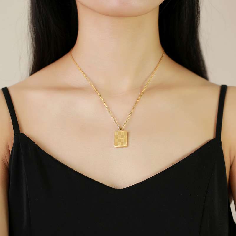 Wholesale Stainless Steel Gold Chocolate Shaped Pendant