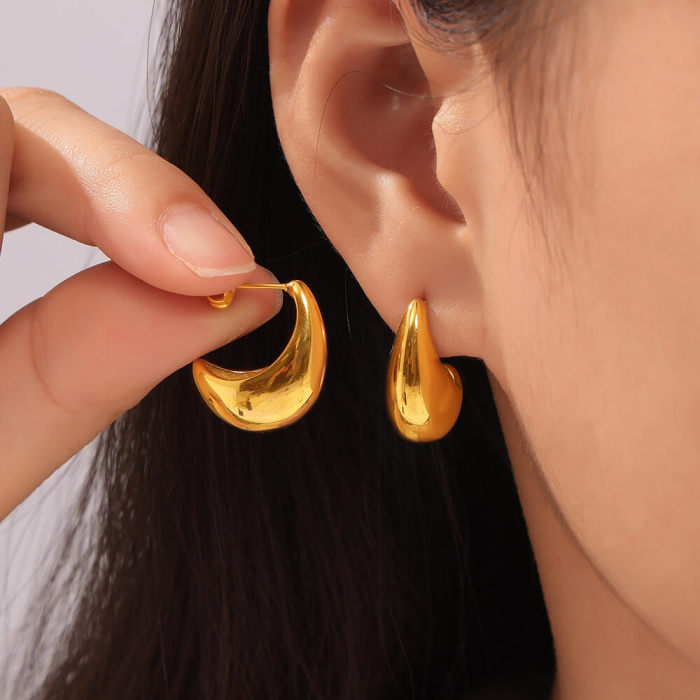 Wholesale Stainless Steel Crescent Hollow Earrings
