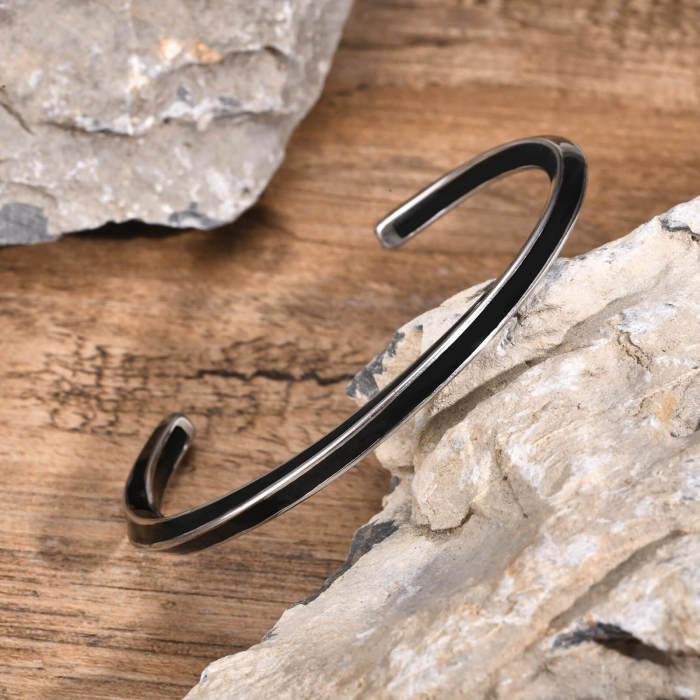 Wholesale Stainless Steel Two-tone Möbius Open Bangle