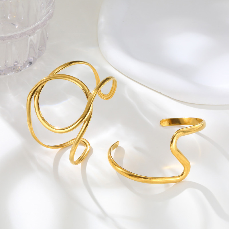 Wholesale Stainless Steel Ladies Fashion Bangle