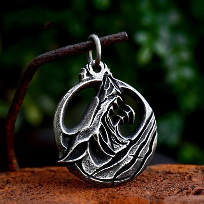 Wholesale Stainless Steel Vintage Wolf Head Pendant