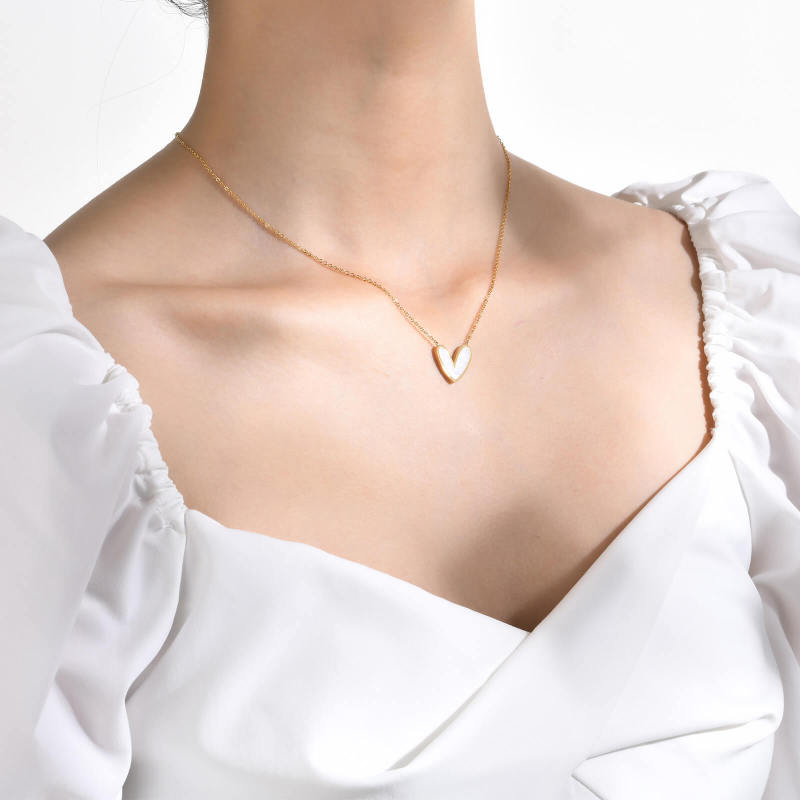Wholesale Stainless Steel Irregular Heart Shell Necklace