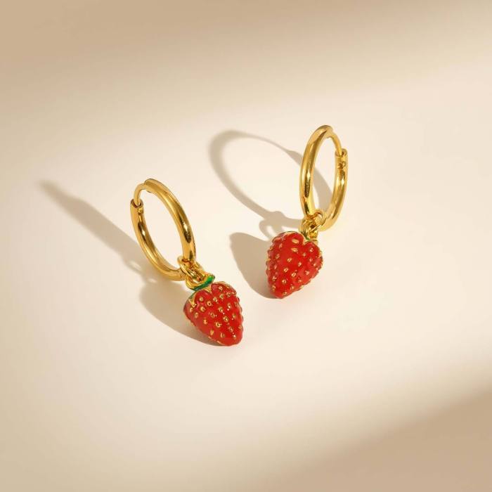 Wholesale Stainless Steel Strawberry Dangle Earrings