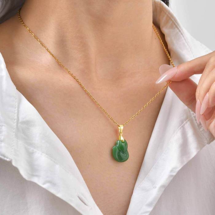 Wholesale Lucky Fox Symbolism Pendant Necklace