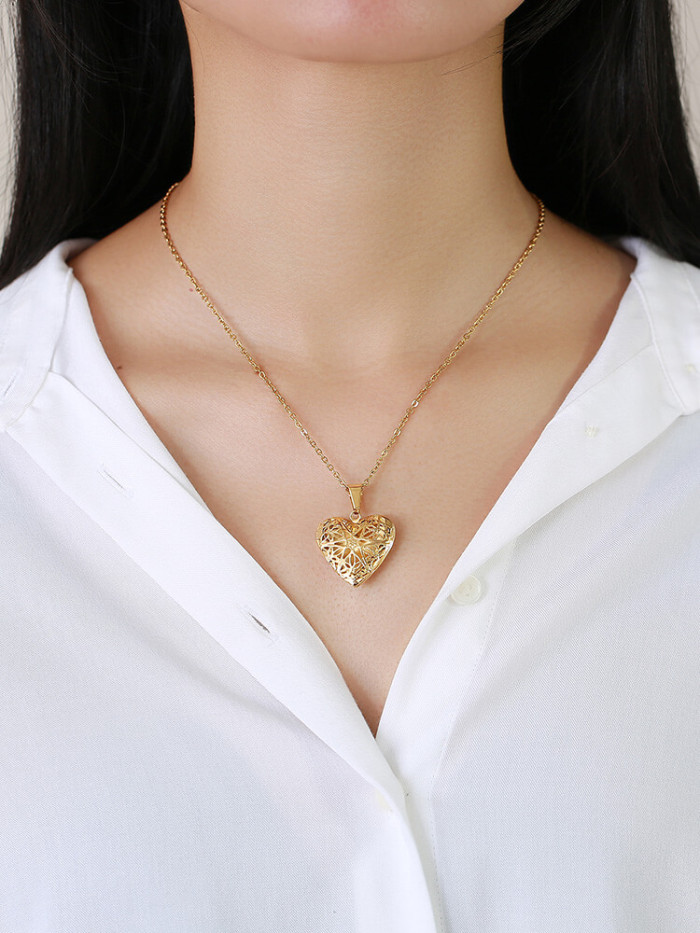 Wholesale Stainless Steel Custom Heart Photo Locket Necklace