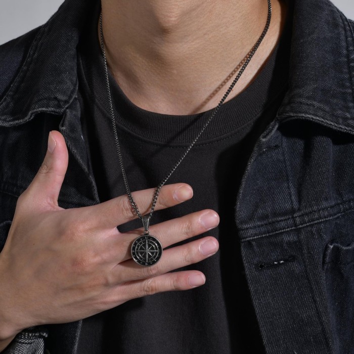 Wholesale Stainless Steel Vintage Compass Pendant Necklace