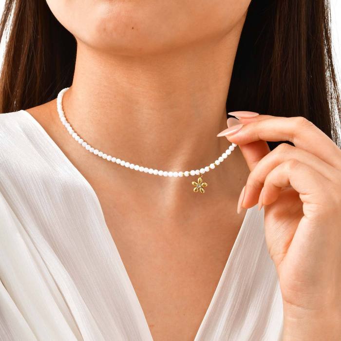 Wholesale Imitation Pearl Necklace with Flowers