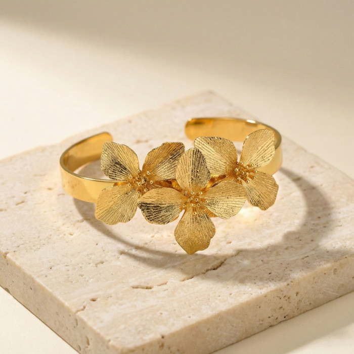 Wholesale Stainless Steel Triple Flower Cuff Bangle