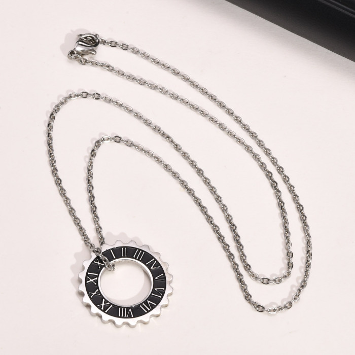 Wholesale Stainless Steel Roman Numeral Gear Pendant