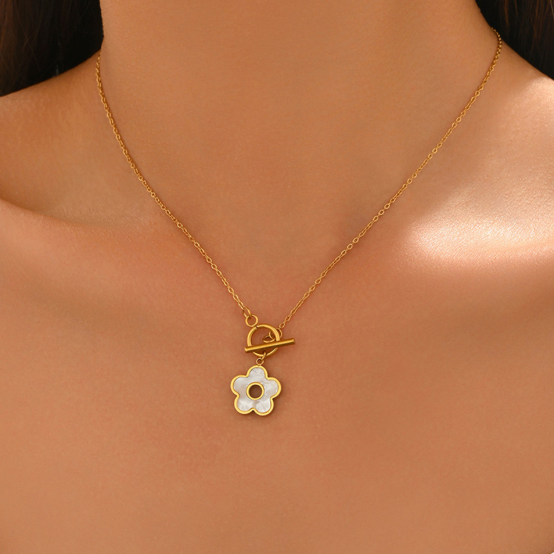 Wholesale Stainless Steel Flower Toggle Necklace