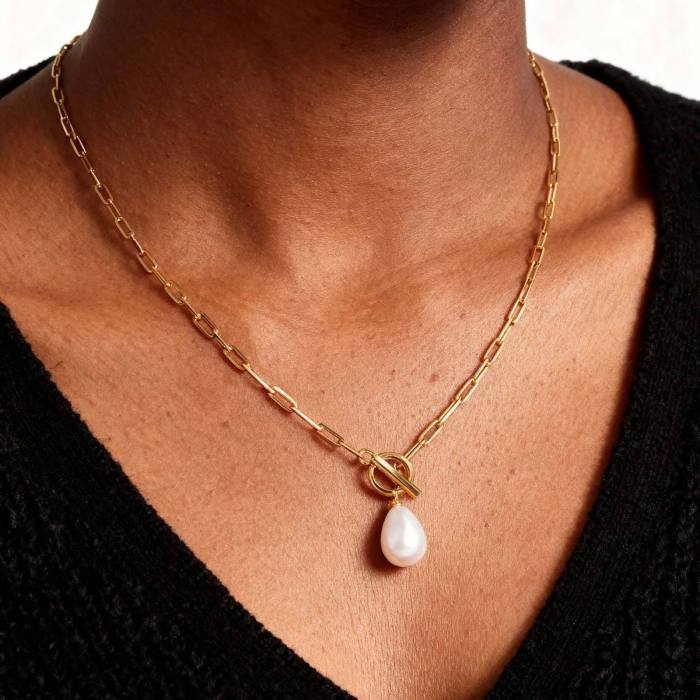Wholesale Stainless Steel Charming Pearl Necklace
